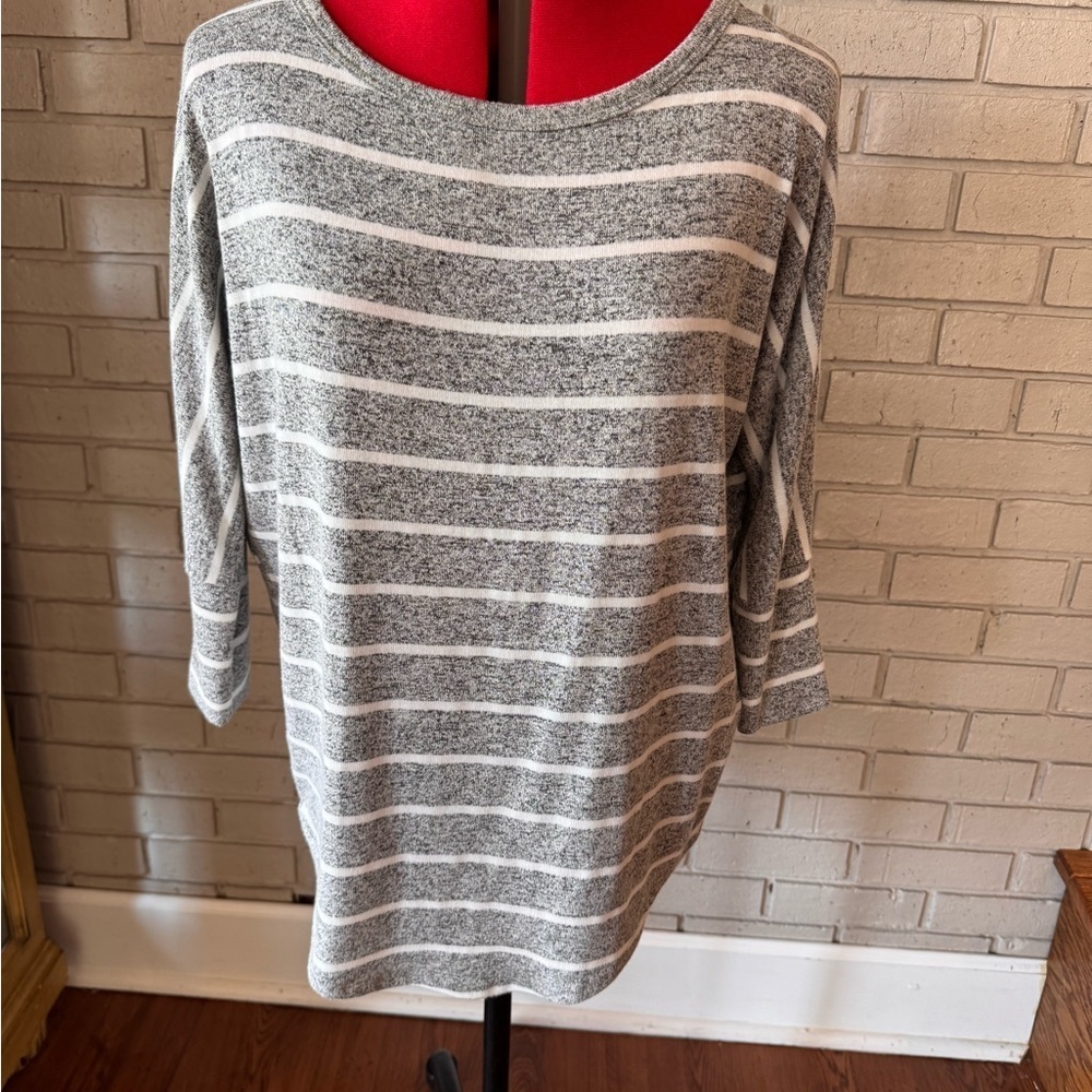 Market & Spruce Gray and White Striped Sweater